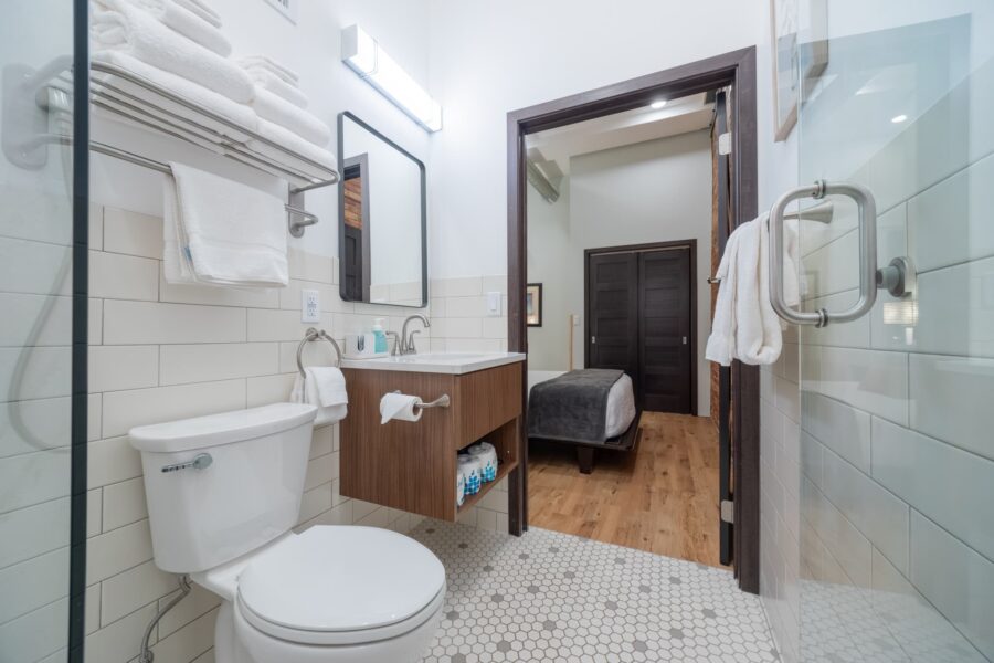 Duluth Rental Suite 101 - Full Bath