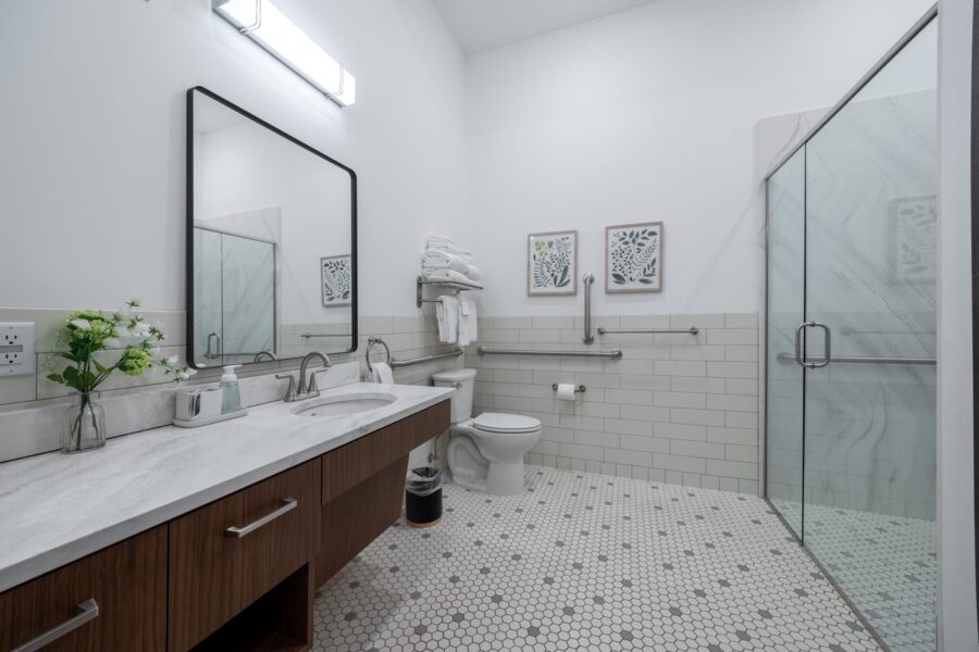 Duluth Rental Suite 102 - Full bath