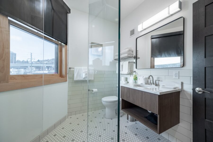 Duluth Rental Suite 201 - Full bath with glass shower