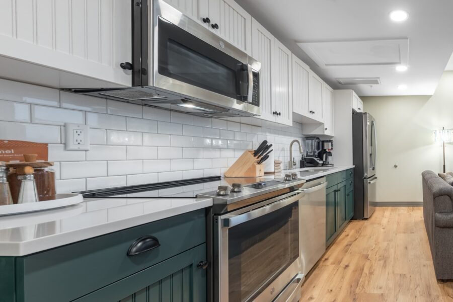 Duluth Rental Suite 202 - Modern full kitchen