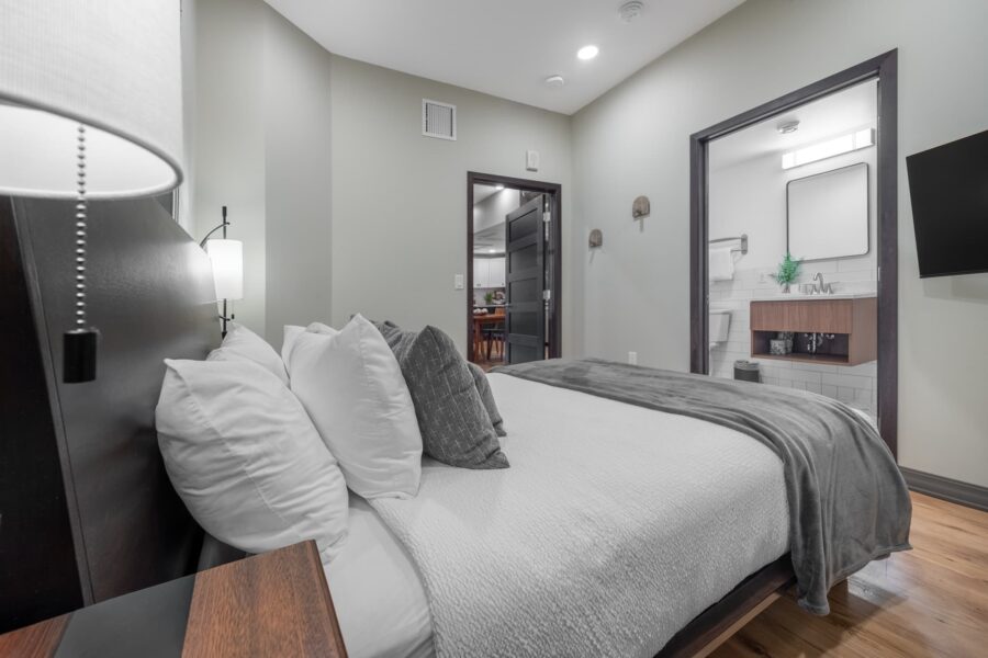 Duluth Rental Suite 203 - King-size bed with bathroom