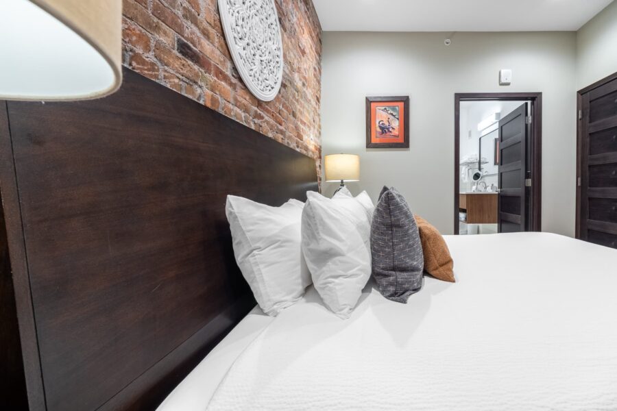 Duluth Rental Suite 301 - King 1 bedroom