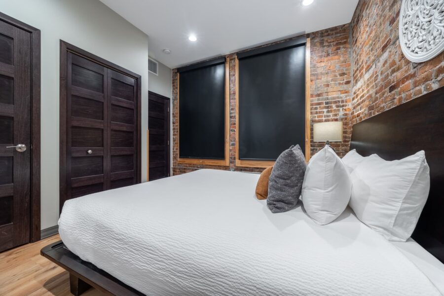 Duluth Rental Suite 301 - King-size bed