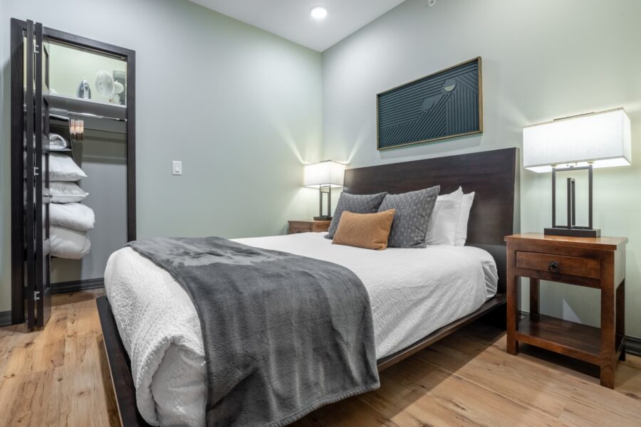 Duluth Rental Suite 302 - Plush Queen bed