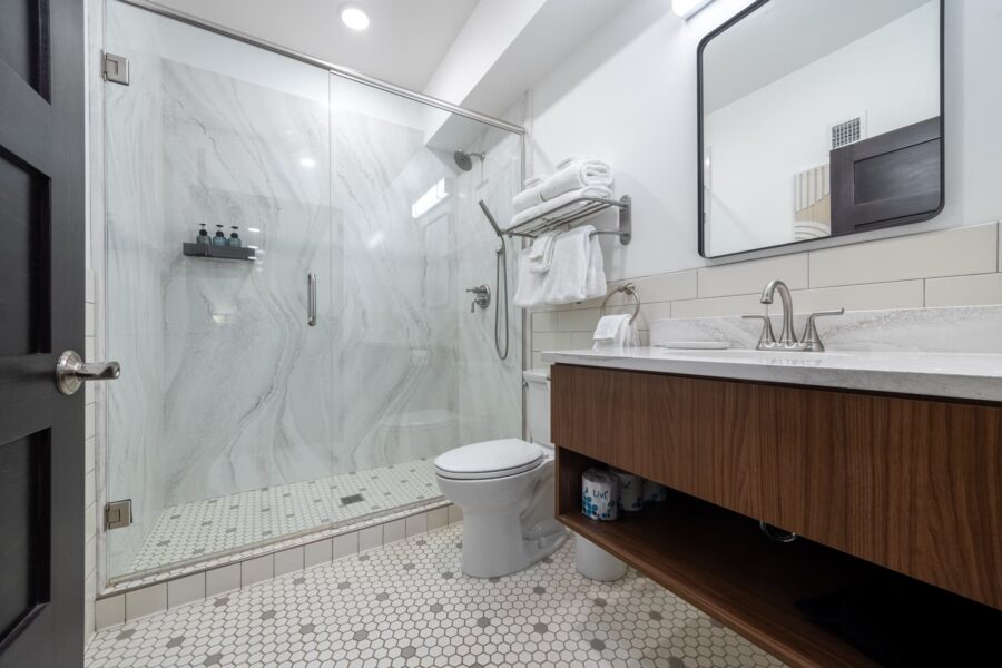 Duluth Rental Suite 302 - Full bath, tiled