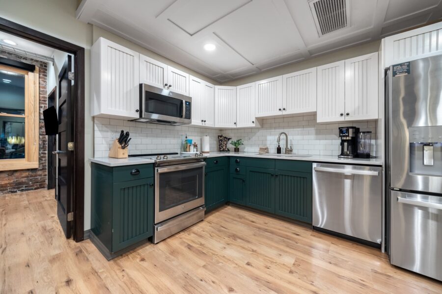 Duluth Rental Suite 303 - Full modern kitchen