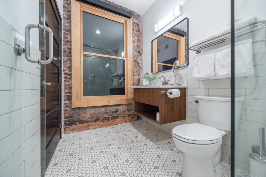 Duluth Rental Suite 303 - full bath #2