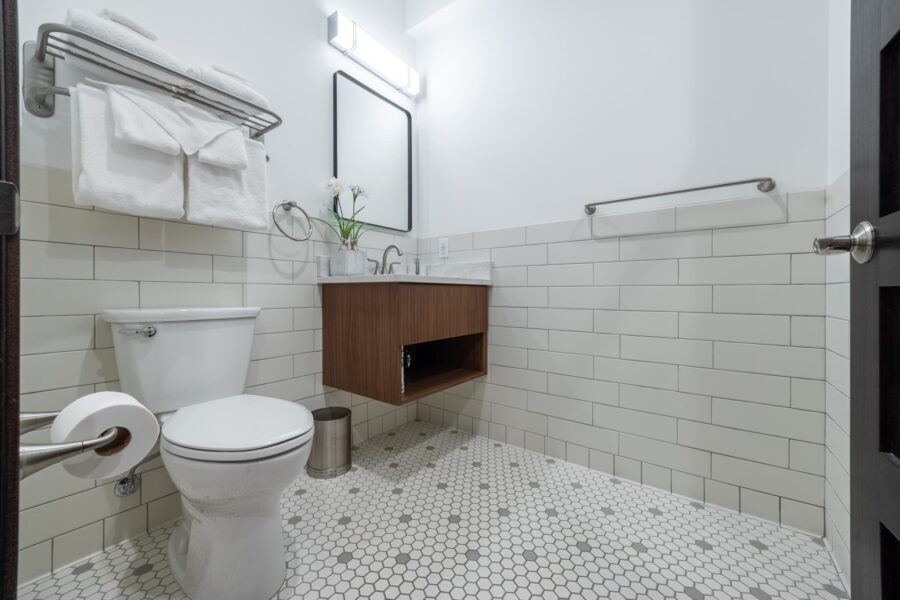 Duluth Rental Suite 303 - Tiled bathroom